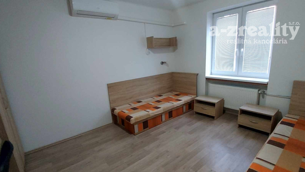 Ponúkame na prenájom zariadený 1 izbový byt v Komárne