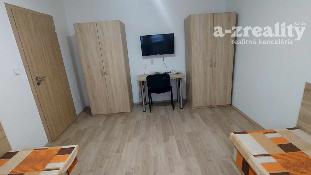 Ponúkame na prenájom zariadený 1 izbový byt v Komárne