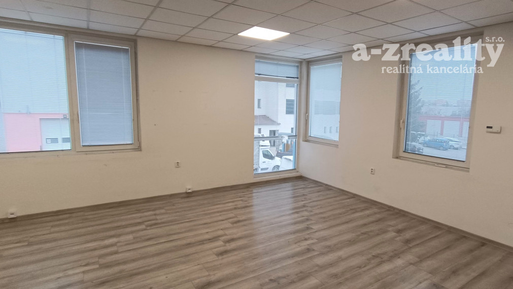 Na prenájom podnikateľský objekt v Nových Zámkoch