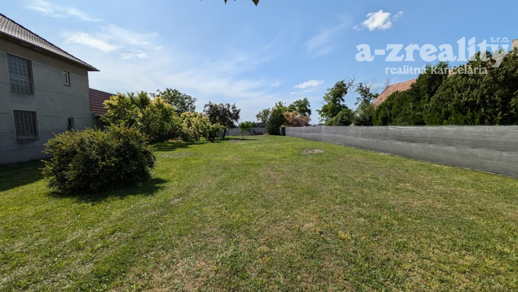 Ponúkame na predaj pozemok v Okánikove