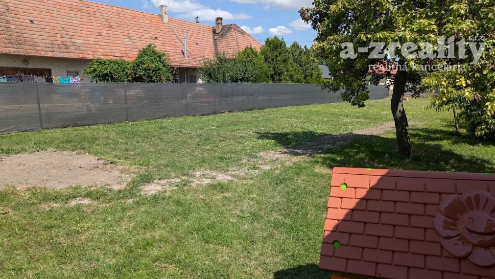 Ponúkame na predaj pozemok v Okánikove