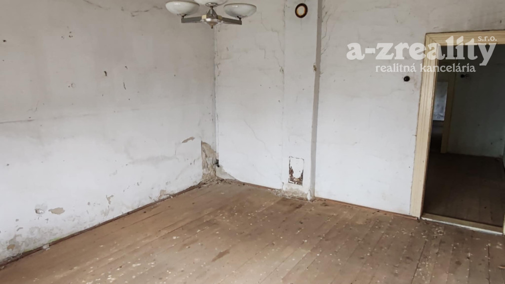 Znížená cena! 33 árový pozemok aj s domom na predaj