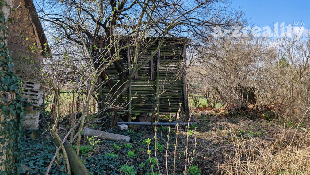 Znížená cena! 33 árový pozemok aj s domom na predaj