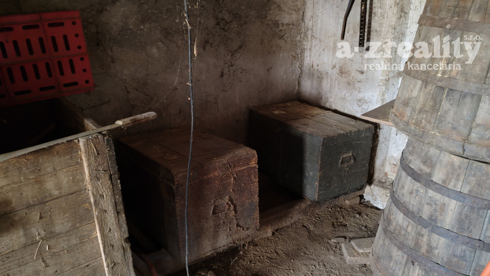 Znížená cena! 33 árový pozemok aj s domom na predaj