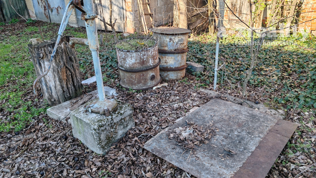 Znížená cena! 33 árový pozemok aj s domom na predaj