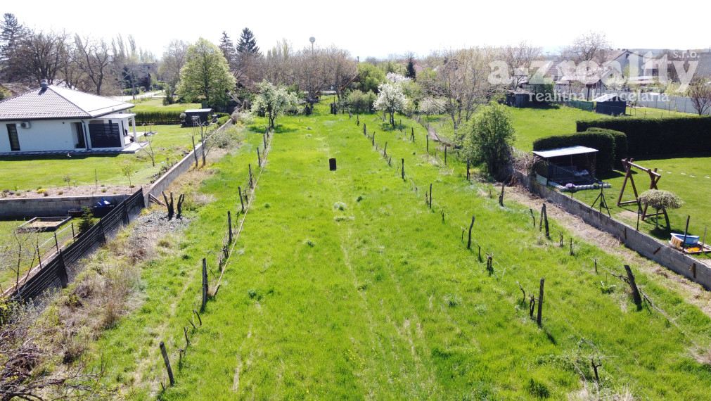 Znížená cena! 33 árový pozemok aj s domom na predaj