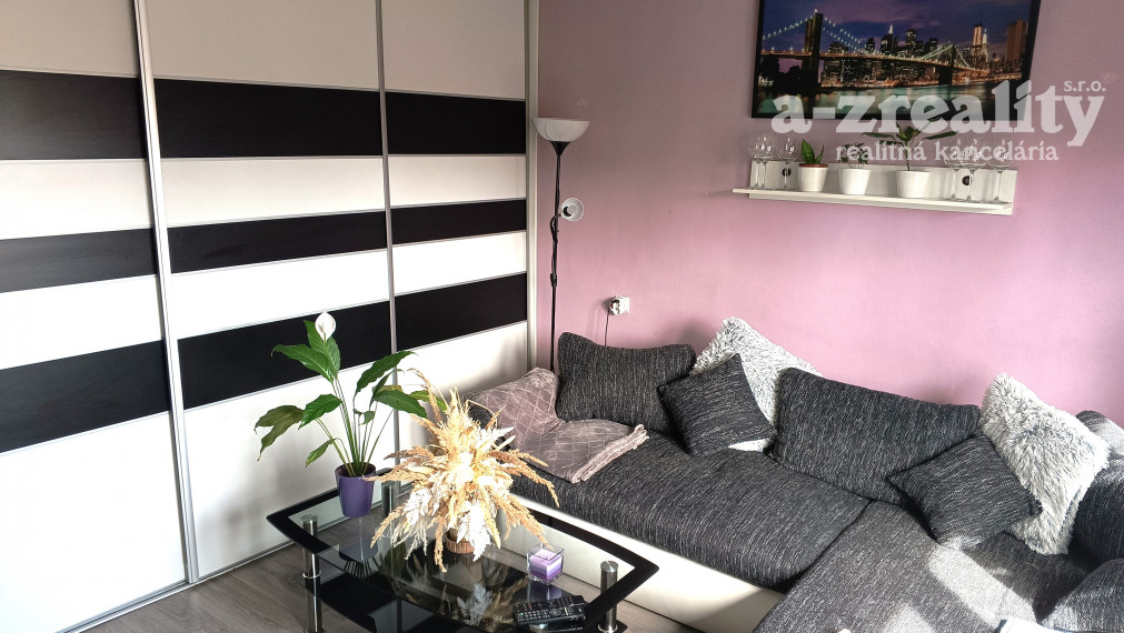 Na predaj 2,5 izbový byt v centre mesta Nové Zámky