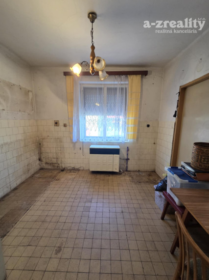 Ponúkame na predaj rod.dom v Nesvadoch