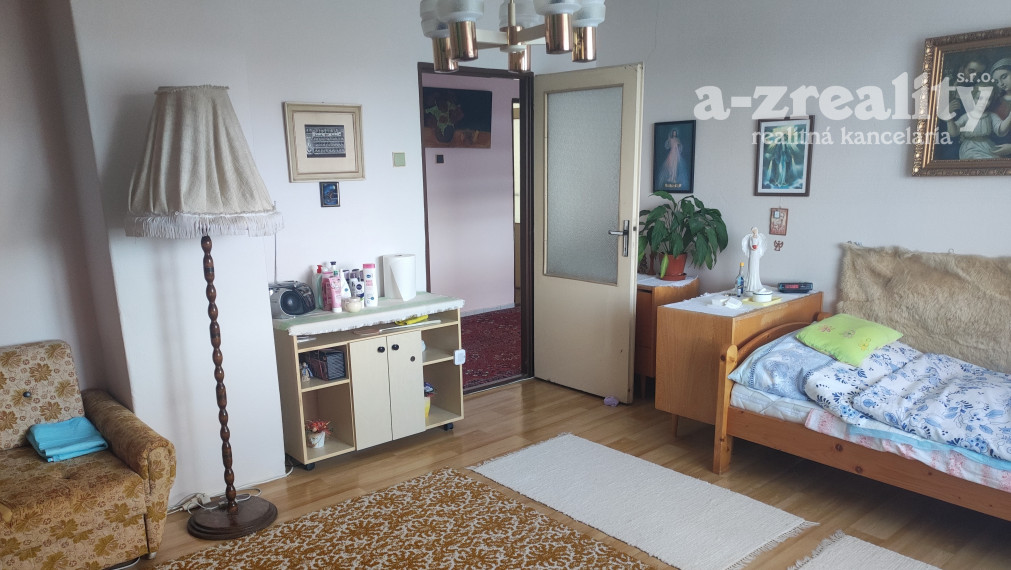 ZNÍŽENÁ CENA: Na predaj 5 izbový rodinný dom v obci Bánov