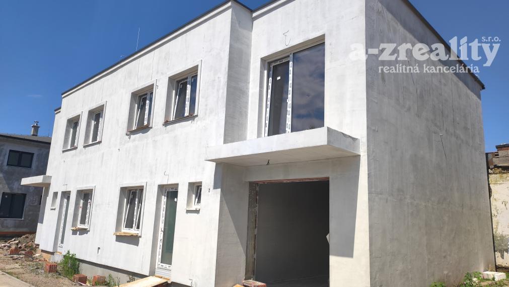 Na predaj novostavby RD s garážou v dvojdome v Nových Zámkoch
