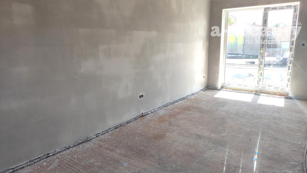 Na predaj novostavby RD s garážou v dvojdome v Nových Zámkoch