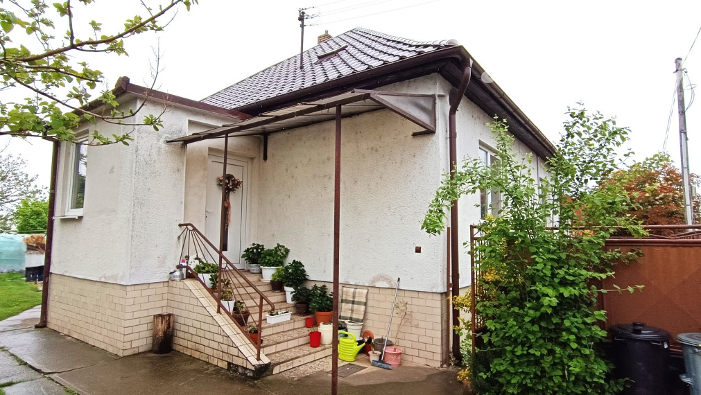 ZNÍŽENÁ CENA! Na predaj 4 izbový rodinný dom v Bánove