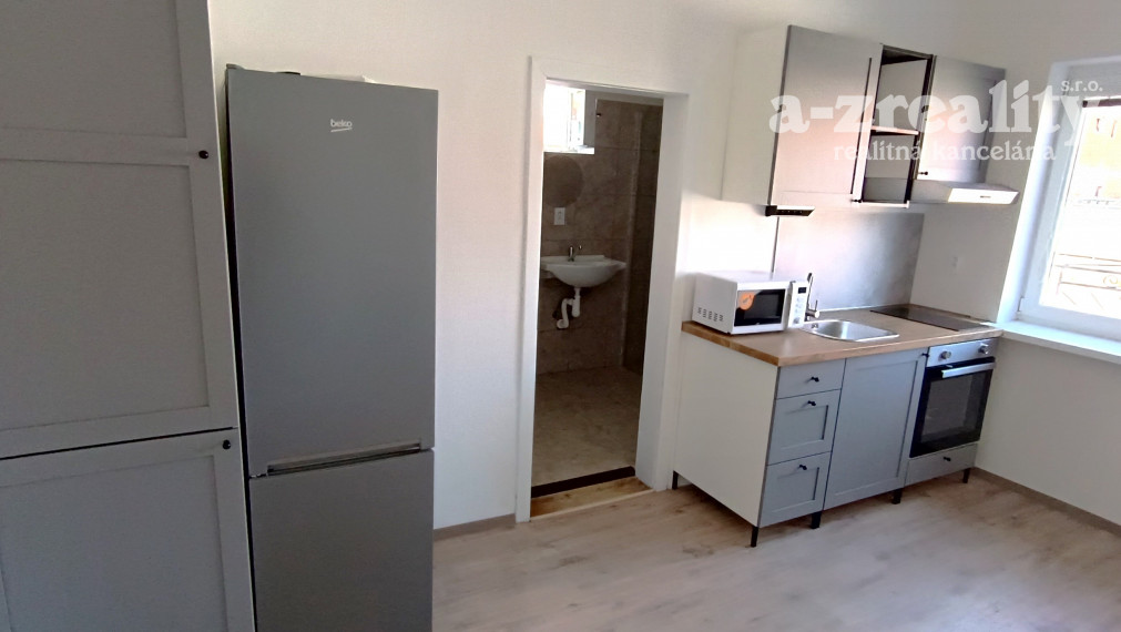 PRE FIRMY: Na prenájom RD ako ubytovanie v Úľany n/Žitavou