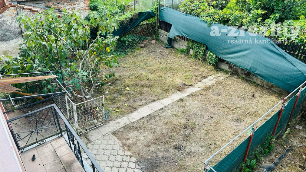 Výhodne!!!Na predaj 4-izbový dvojpodlažný rodinný dom s terasou v Komárne