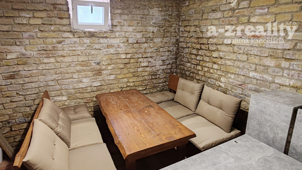 Na predaj rekreačná chata pri Dunaji