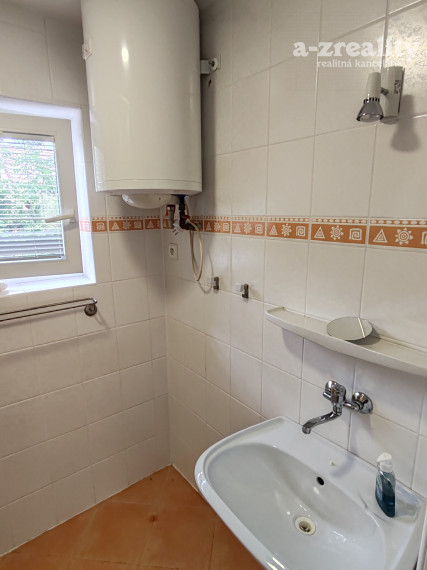 Na predaj rekreačná chata pri Dunaji