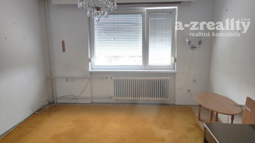 Predaj 3 izbový bytu v štvorbytovke s garážou v Nových Zámkoch