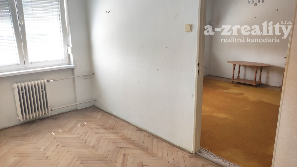 Predaj 3 izbový bytu v štvorbytovke s garážou v Nových Zámkoch