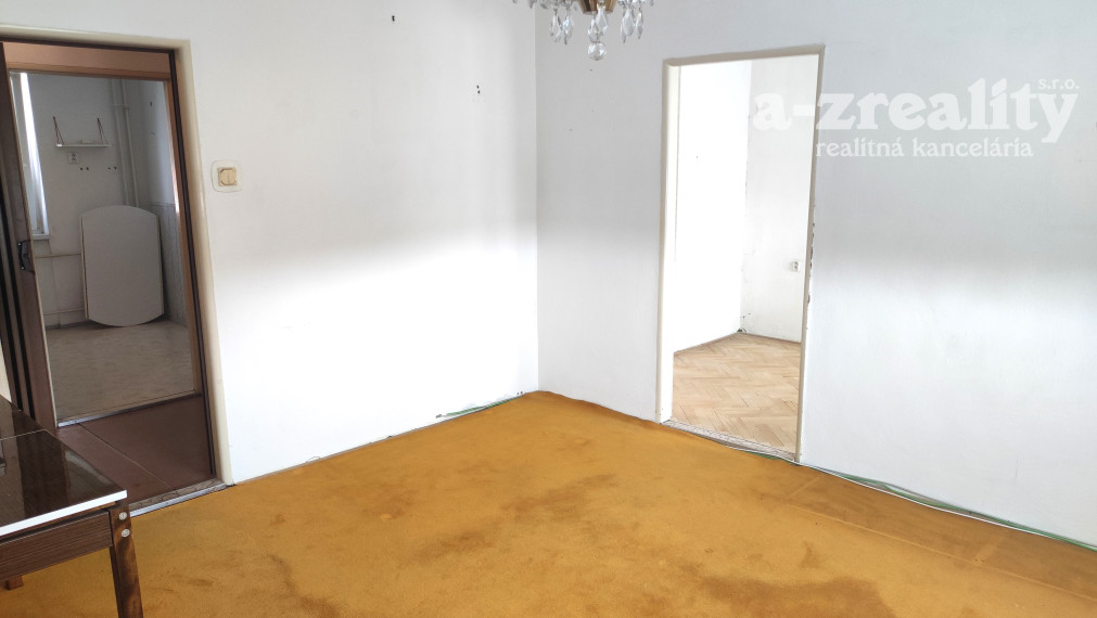 Predaj 3 izbový bytu v štvorbytovke s garážou v Nových Zámkoch