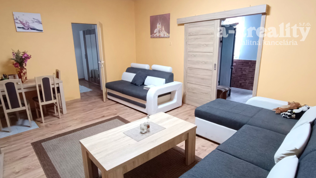 ZNÍŽENÁ CENA! Na predaj podnikateľský objekt s bývaním v Palárikove