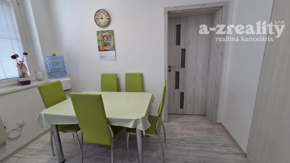 Ponúkame na predaj 3 izbový byt s garážou v Čalovci