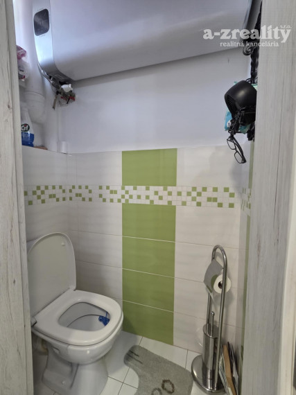 Ponúkame na predaj 3 izbový byt s garážou v Čalovci