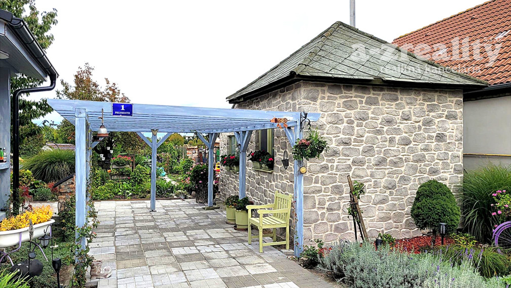 Zrekonštruovaný rodinný dom v tichom raji v Okoličnej na Ostrove