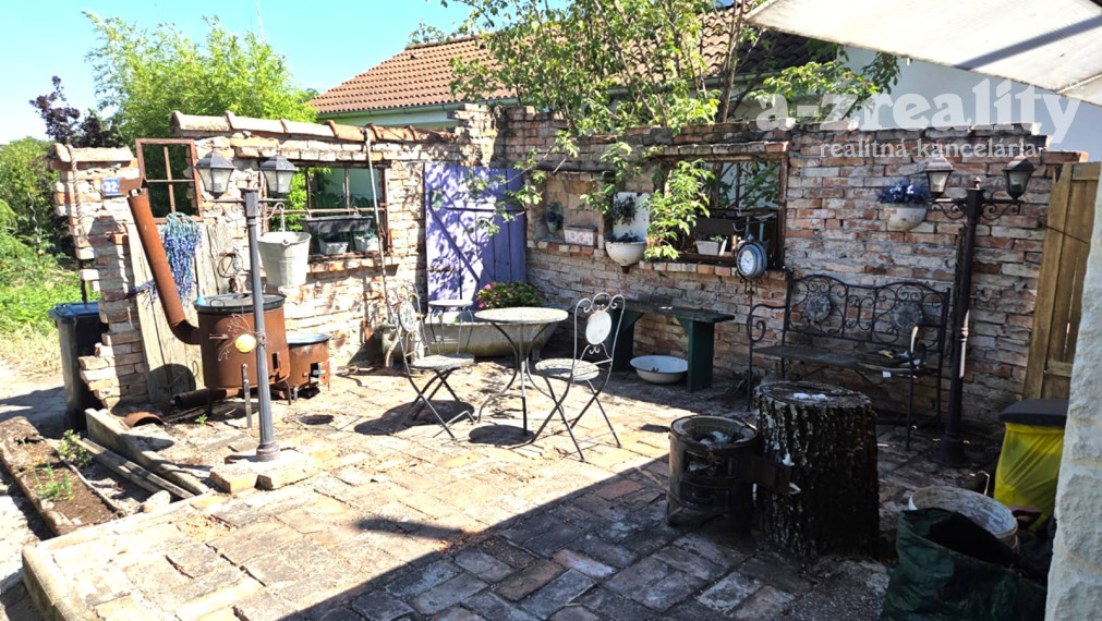 Zrekonštruovaný rodinný dom v tichom raji v Okoličnej na Ostrove