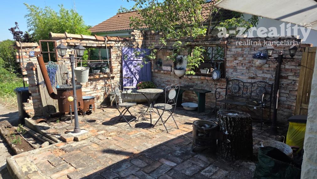 Zrekonštruovaný rodinný dom v tichom raji v Okoličnej na Ostrove