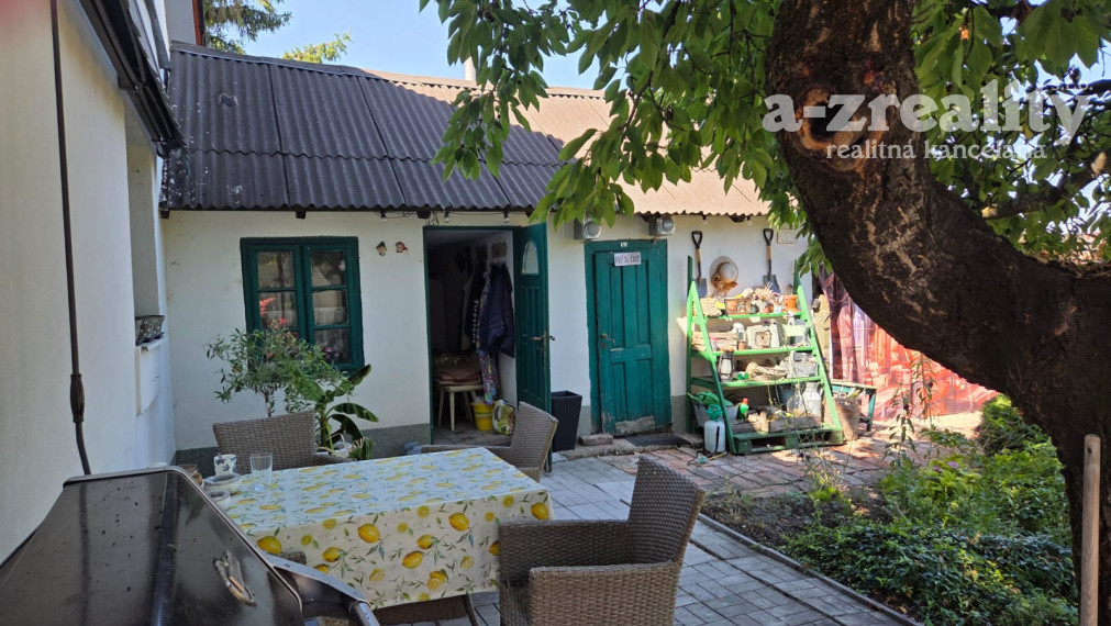 Zrekonštruovaný rodinný dom v tichom raji v Okoličnej na Ostrove