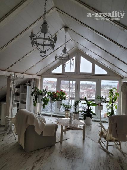 Zrekonštruovaný rodinný dom v tichom raji v Okoličnej na Ostrove