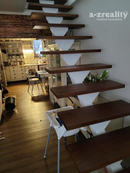 Zrekonštruovaný rodinný dom v tichom raji v Okoličnej na Ostrove