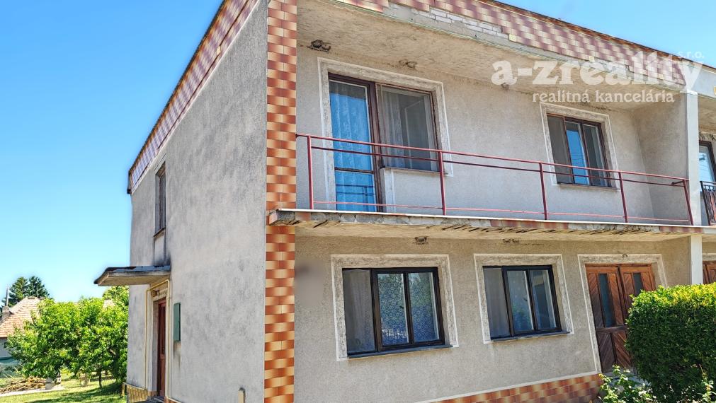 Ponúkame na predaj rodinný dom v obci Číčov