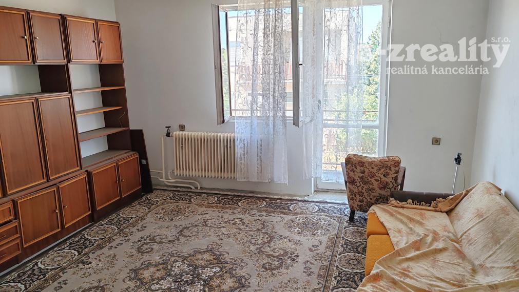 Ponúkame na predaj rodinný dom v obci Číčov