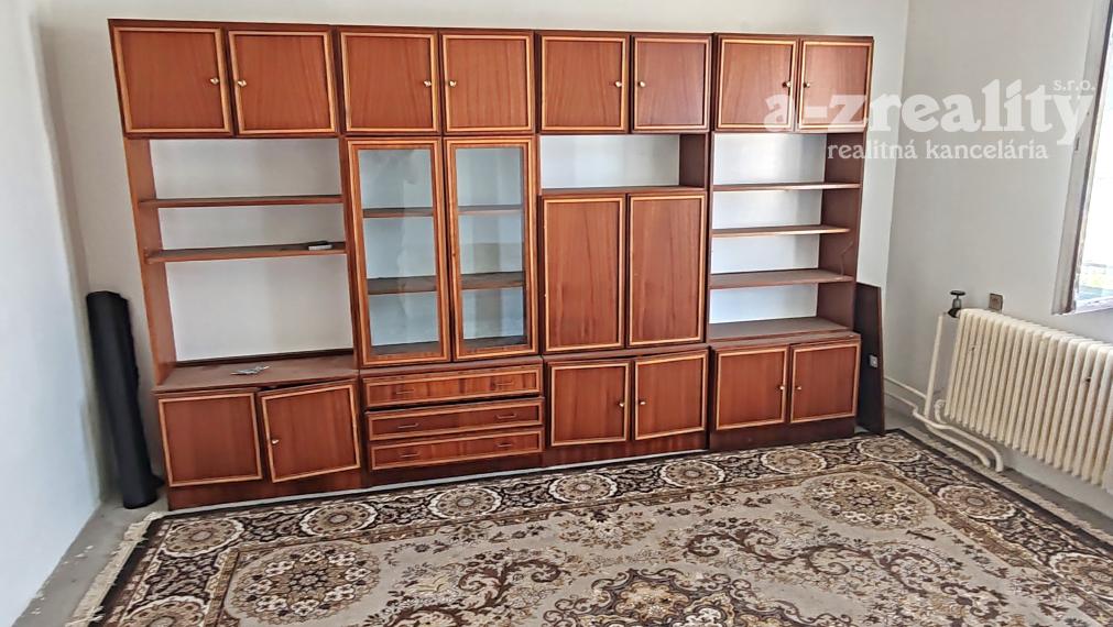 Ponúkame na predaj rodinný dom v obci Číčov