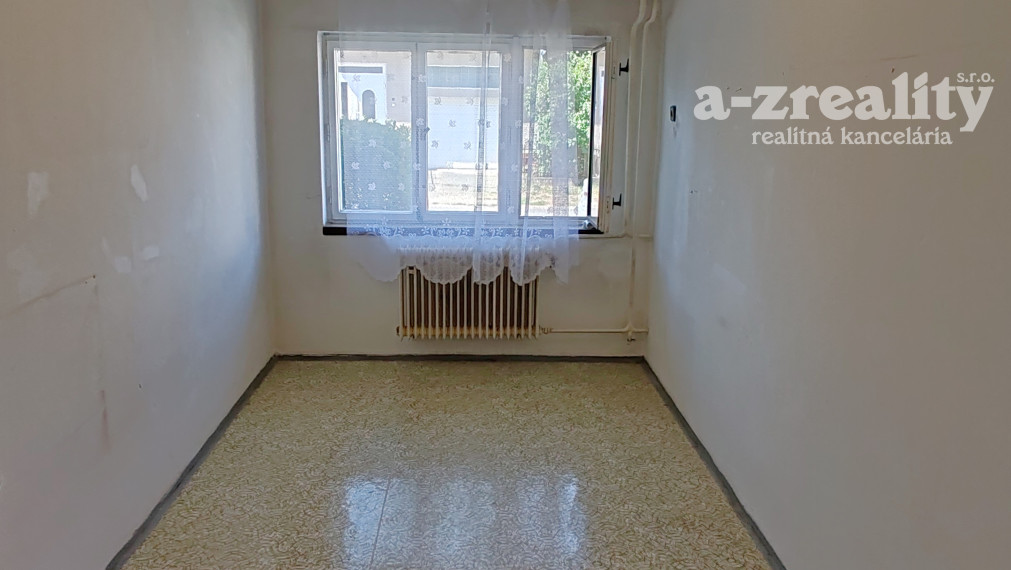 Ponúkame na predaj rodinný dom v obci Číčov