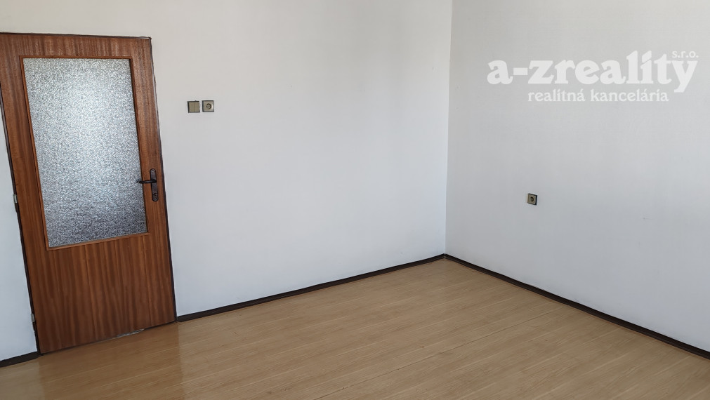 Ponúkame na predaj rodinný dom v obci Číčov