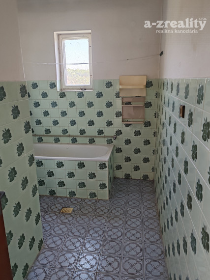 Ponúkame na predaj rodinný dom v obci Číčov