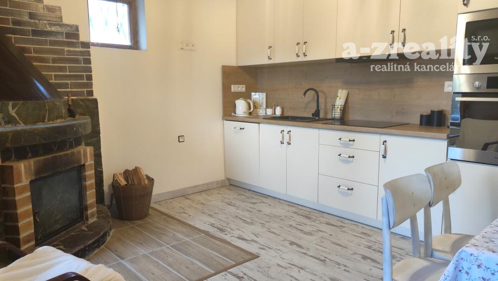 ZNÍŽENÁ CENA: Na predaj chata v Kvitnúci ostrov pri Nových Zámkoch