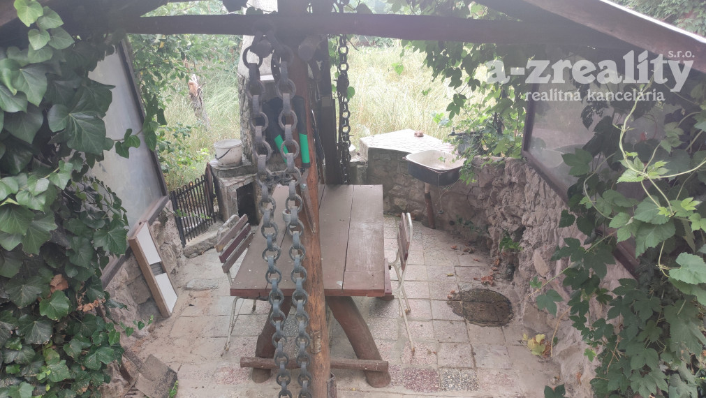 Na predaj chata chat.osade Kvitnúci ostrov pri Nových Zámkoch