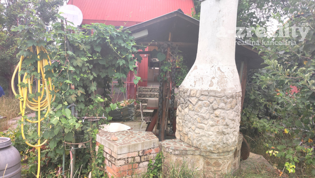 Na predaj chata chat.osade Kvitnúci ostrov pri Nových Zámkoch