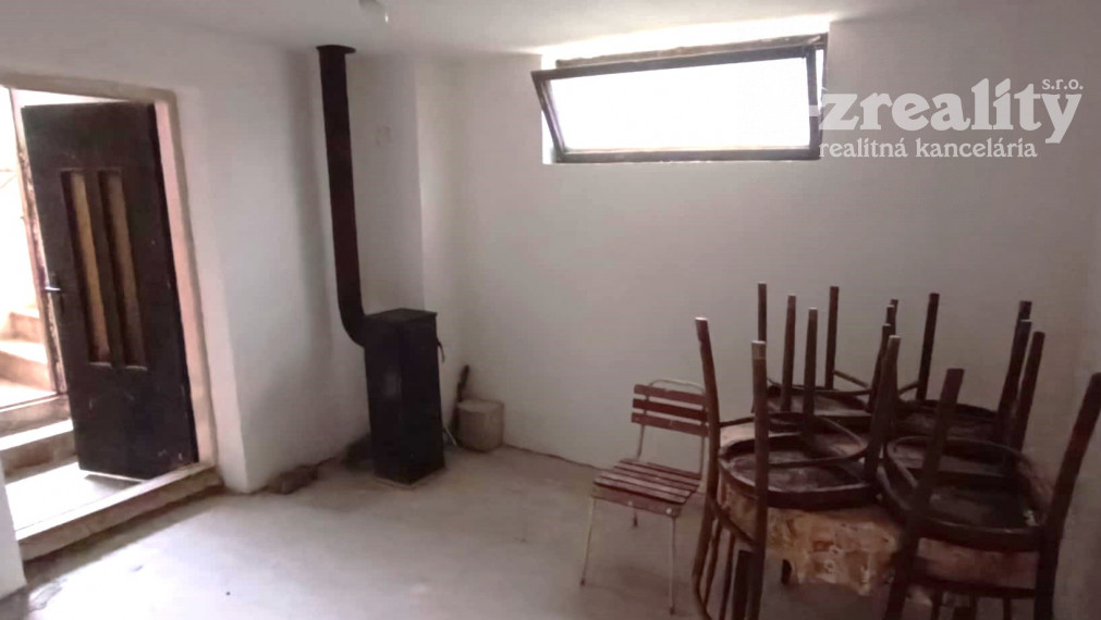 Na predaj chata chat.osade Kvitnúci ostrov pri Nových Zámkoch