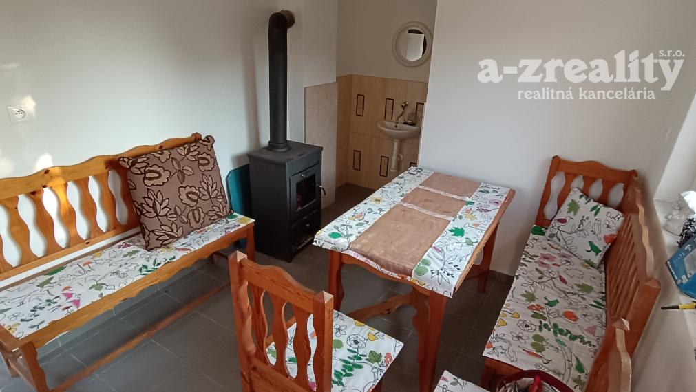 Na predaj kompletne zrekonštruovaný rodinný dom s bazénom v Palárikove