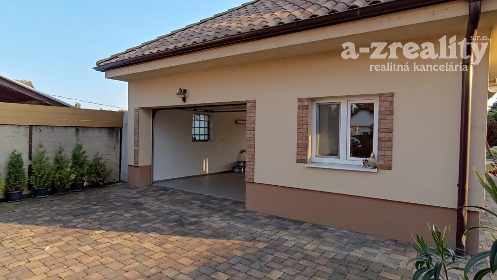 Na predaj kompletne zrekonštruovaný rodinný dom s bazénom v Palárikove