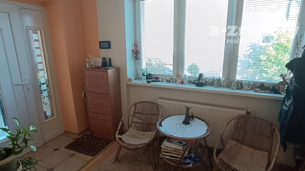 Na predaj kompletne zrekonštruovaný rodinný dom s bazénom v Palárikove