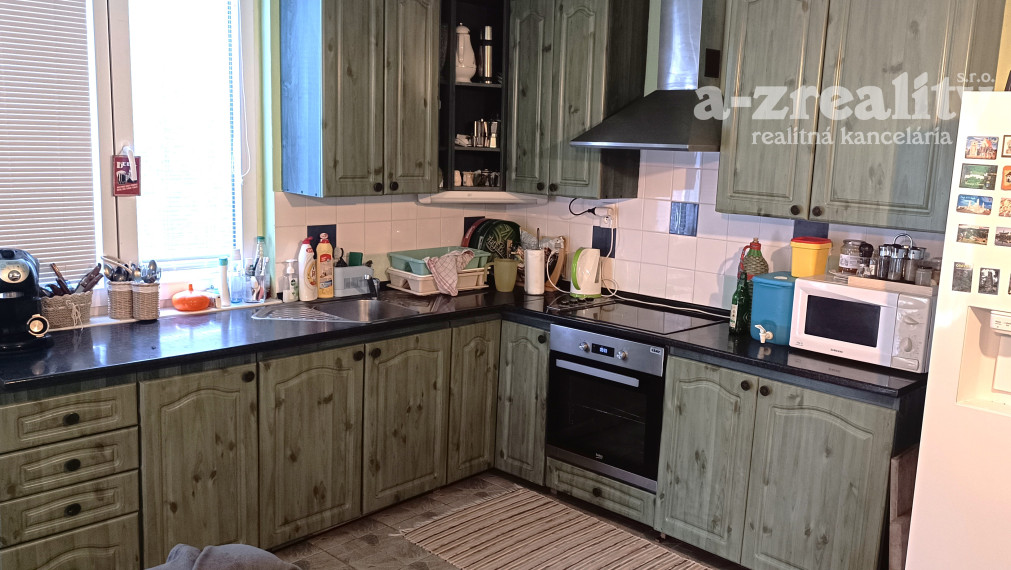 Na predaj priestranná chata na Kvitnúcom ostrove pri N.Zámkoch