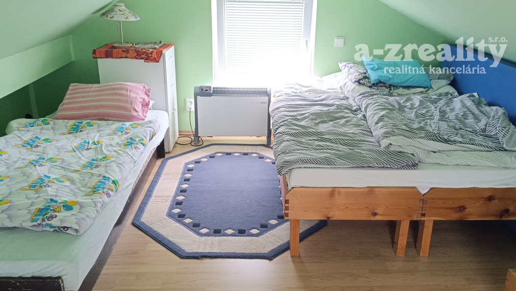 Na predaj priestranná chata na Kvitnúcom ostrove pri N.Zámkoch