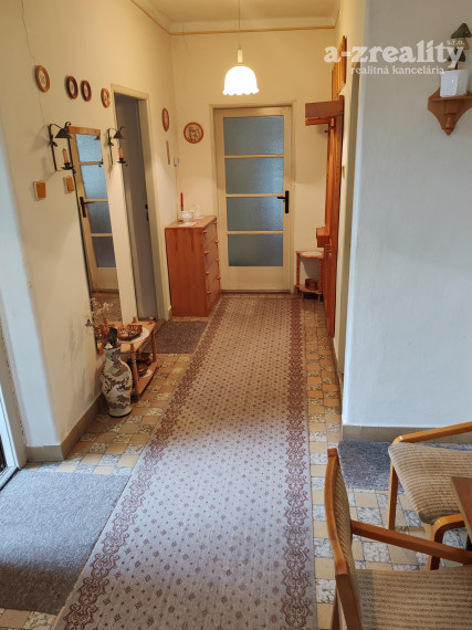 Na predaj rodinný dom s veľkou záhradou v Komárne