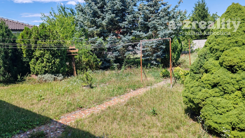 Na predaj rodinný dom s veľkou záhradou v Komárne