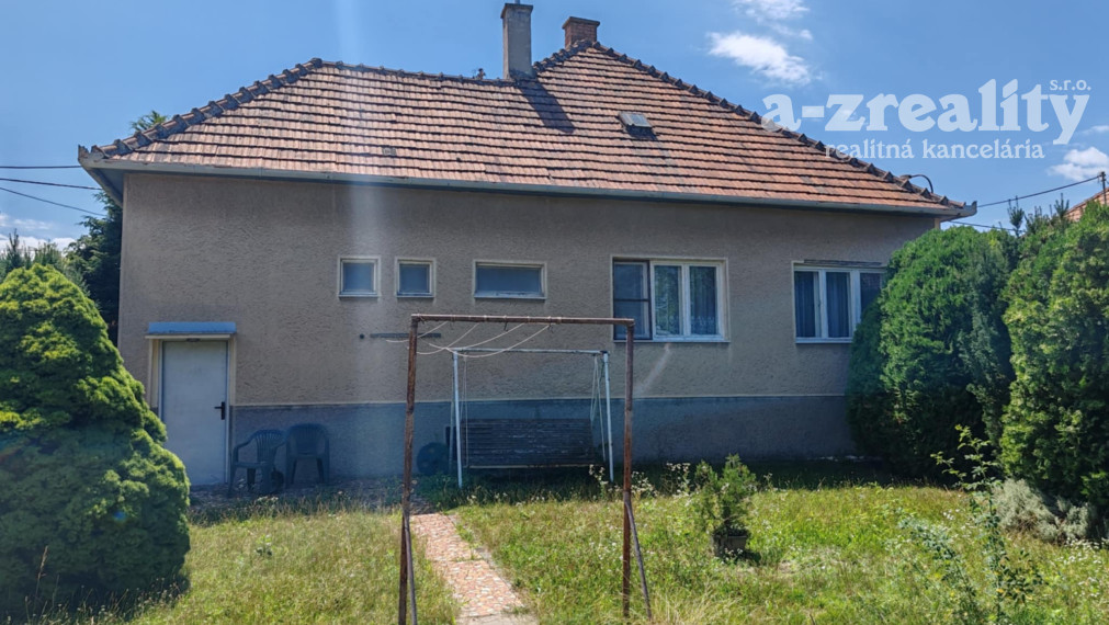 Na predaj rodinný dom s veľkou záhradou v Komárne
